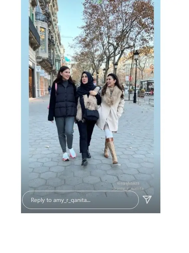 7 Gaya Mama Amy Qanita saat Liburan di Barcelona, Tampil Stylish