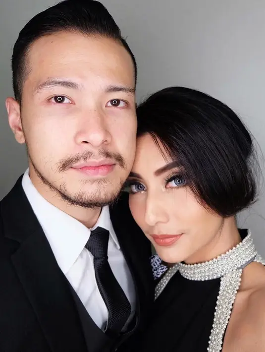 Kemesraan Tyas dan Raiden ini kerap membuat para warganet menjadi baper. (foto: instagram.com/tyasmirasih)