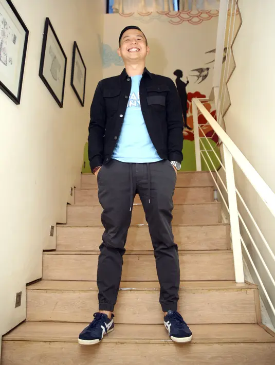 Banyak feedback positif terkait film garapannya. Ia tak kuasa mengungkapkan rasa bahagianya. Terkait perolehan tersebut, ayah dua orang anak itu akan menggelar workshop penulisan secara gratis di lima kota. (Nurwahyunan/Bintang.com)