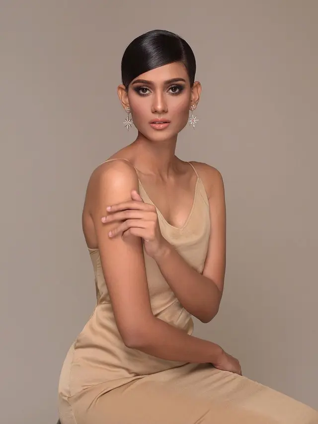 7 Potret Miss World Malaysia, Jadi Sorotan Usai Klaim Batik dari Negaranya
