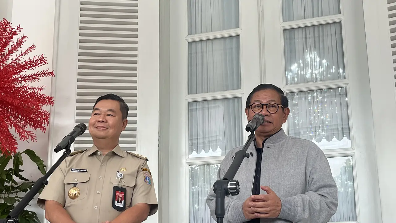 Gubernur DKI Jakarta terpilih Pramono Anung mengunjungi Balai Kota DKI Jakarta pada Selasa (4/2/2025).