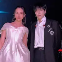 Melihat aura serasi Lyodra Ginting dan DK iKON bak sepasang pengantin (@lyodraofficial)