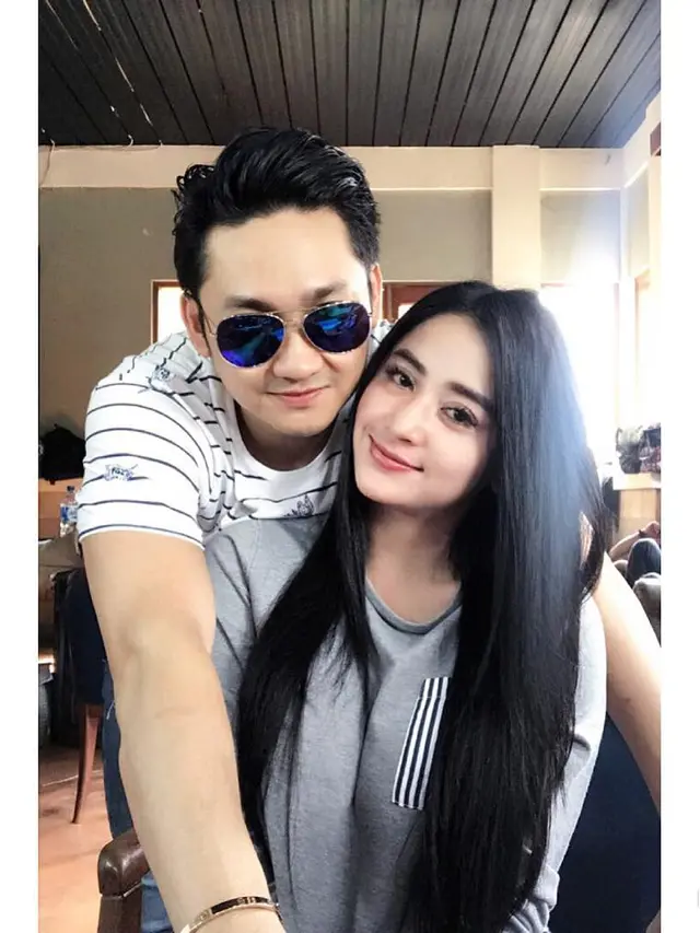 [Bintang] Dewi Perssik