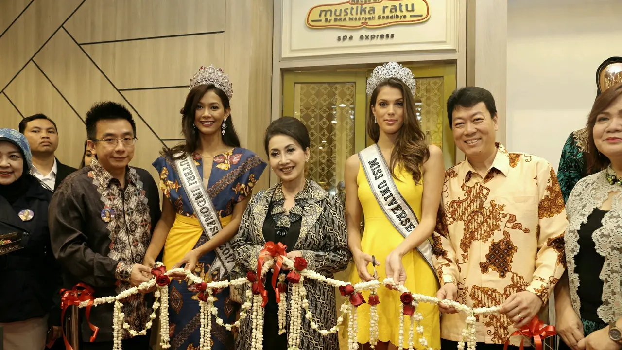 [Bintang] Bunga Jelitha Ibrani - Miss Universe 2016