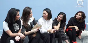 Cerita geng mama mama kece membuat video cover Havana.
