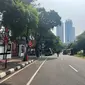 Jalan Imam Bonjol, Jakarta Pusat, ditutup karena akan ada aksi doa bersama dari sejumlah elemen masyarakat di halaman kantor Komisi Pemilihan Umum (KPU) Republik Indonesia (RI), Jumat (23/8/2024). (Liputan6.com/Winda Nelfira)