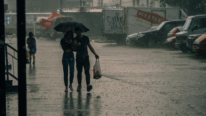 <p>Ilustrasi hujan. (Photo by Nikita Korchagin/Pexels)</p>