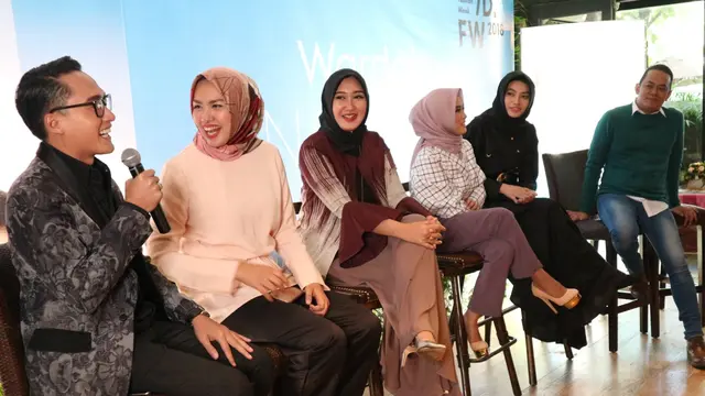 Kecantikan dan fashion di Indonesia Fashion Week 2018