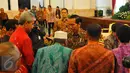 Presiden Joko Widodo usai melakukan pertemuan dengan pelaku industri jasa keuangan di Istana Negara, Jakarta, Jumat (13/1). Jumlah UMKM di Indonesia terbilang cukup besar, yaitu lebih dari 50 juta UMKM. (Liputan6.com/Angga Yuniar)