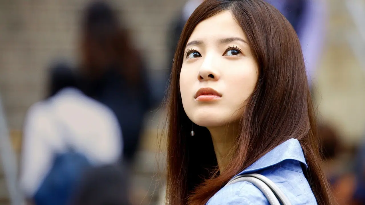 Cerita Aktris Yuriko Yoshitaka Keliling Dunia Selama 10 Bulan