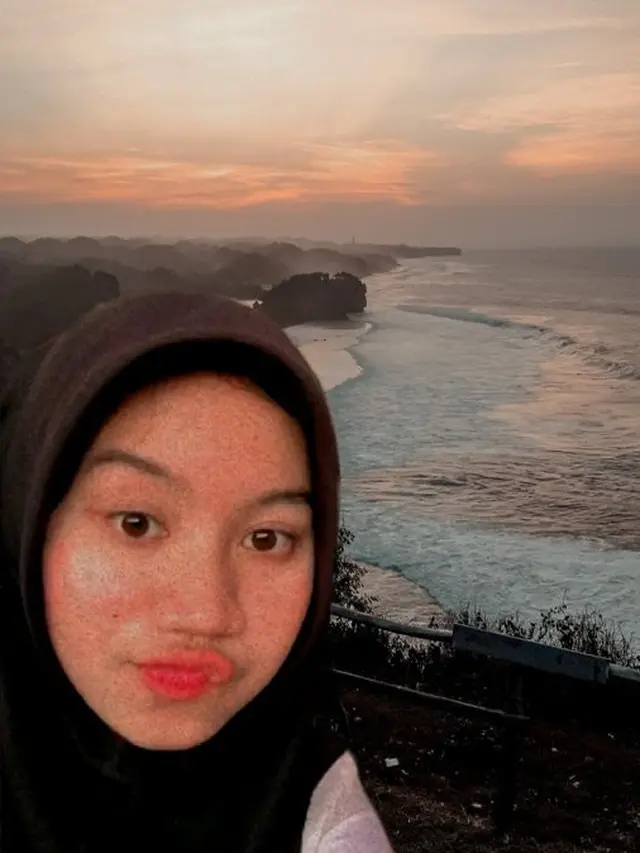 Minta Cowoknya Dihilangkan, 6 Hasil Editan Foto ala Netizen Ini Kocak