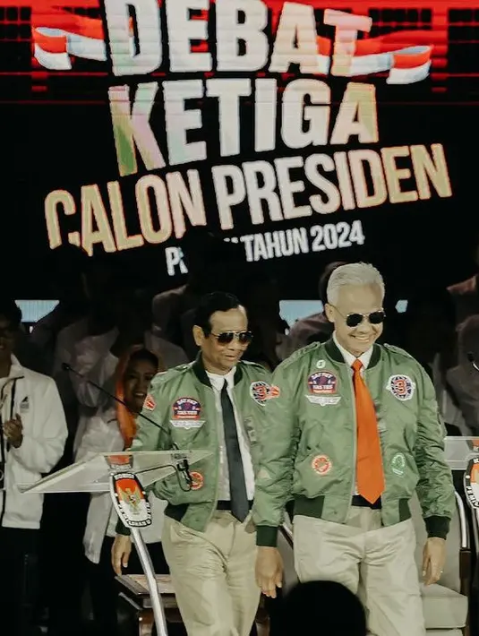 Debat ketiga Calon Presiden kali ini pasangan nomor urut 3 curi perhatian. Mereka tampil dengan busana berkonsep Top Gun. [@ganjar_pranowo]
