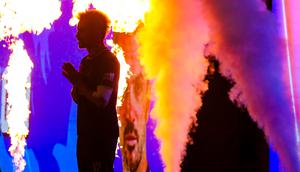 Pemain Fury Squad, Falcao memasuki lapangan pertandingan dalam laga perebutan peringkat ketiga Futsal X Series 2 melawan Lynx Hunters yang berlangsung di GOR UNJ, Rawamangun, Jakarta, Minggu (18/01/2026). (Bola.com/Bagaskara Lazuardi)