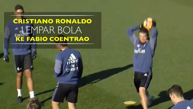Berita video bek Fabio Coentrao menepis bola lemparan Cristiano Ronaldo pada sesi latihan Real Madrid.