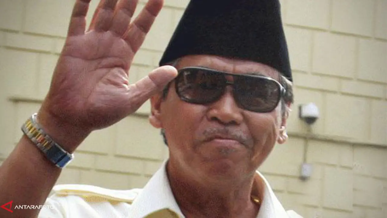 panji-gumilang-130422b.jpg