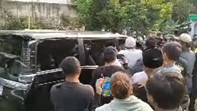 Prosesi Pemakaman Mpok Alpa