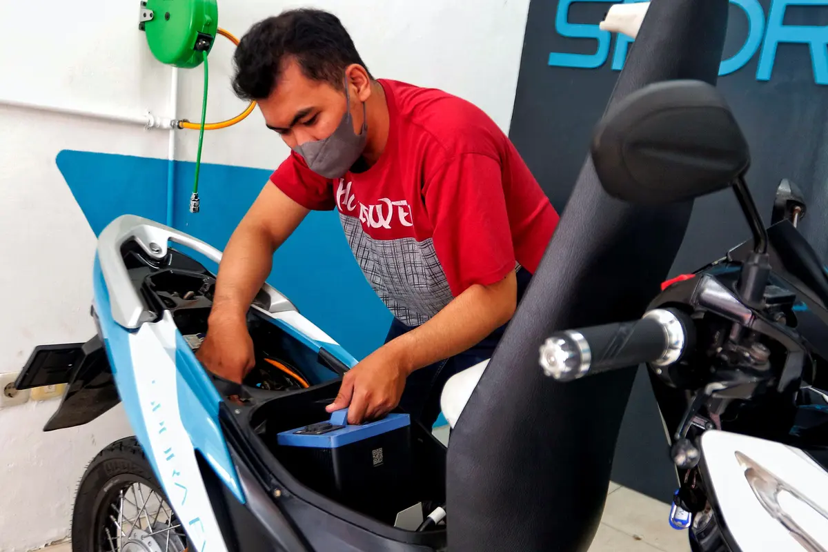 Pemerintah Sebar Subsidi Konversi Motor Listrik Sebesar Rp 7 Juta