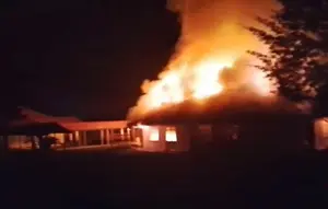 Ilaga Puncak Membara, Massa Bakar Sejumlah Kantor Pemerintahan