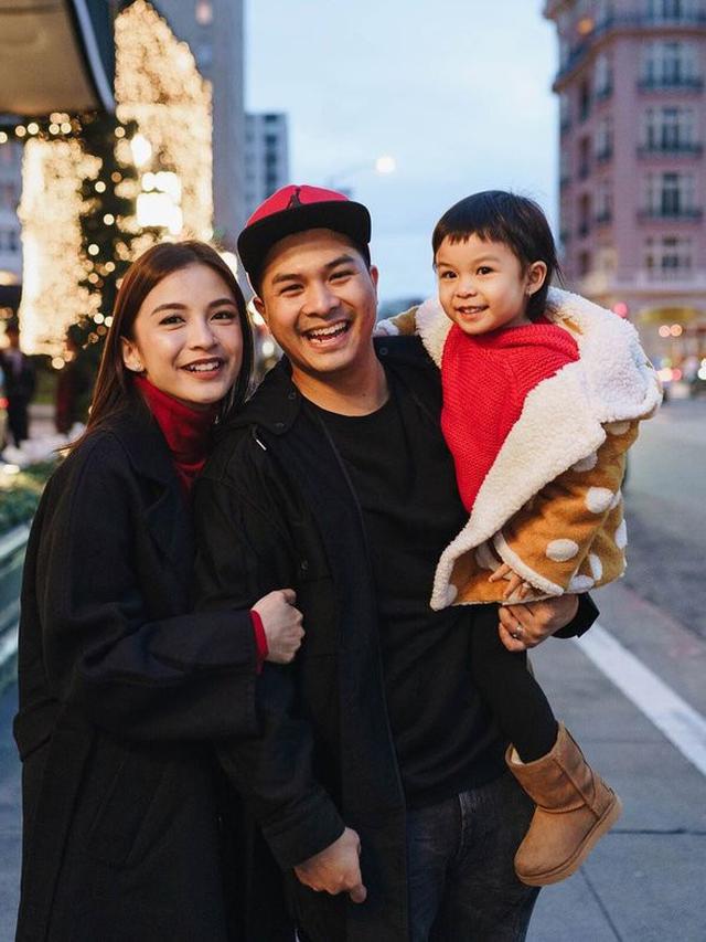 7 Selebriti ini Rayakan Natal di Luar Negeri, Ada yang Ke Betlehem