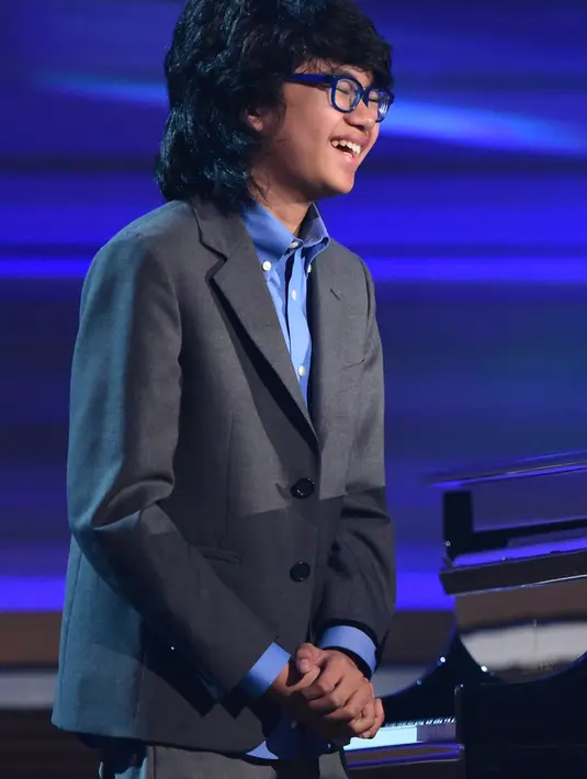 Musisi kelahiran Denpasar ini meraih 2 kategori berbeda di Grammy Awards 2016, Joey meraih nominasi di Best Jazz Intrumental Album dengan albumnya bertajuk ‘My Favorite Things’ dan kategori Best Improvised Jazz Solo untuk ‘Giant Steps’. (AFP/Bintang.com)