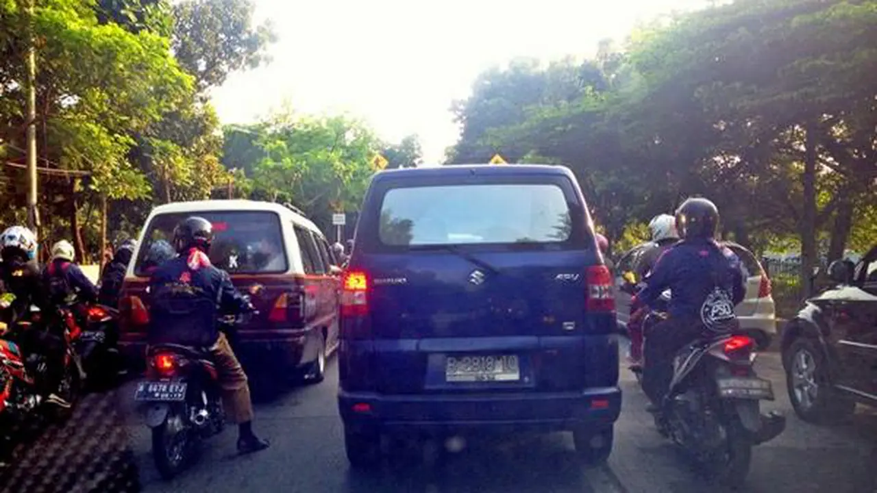 Padatnya Lalu lintas Jakarta Awal Pekan Pagi Ini 