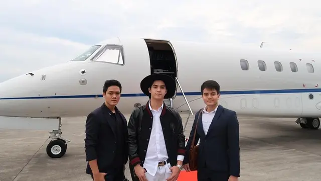 Gaya Al Ghazali Saat Naik Jet Pribadi Liburan Bersama Keluarga dan Sahabat