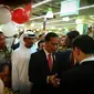 Presiden Jokowi blusukan di salah satu supermarket di Abu Dhabi. (Twitter/‏@ZisZai) 