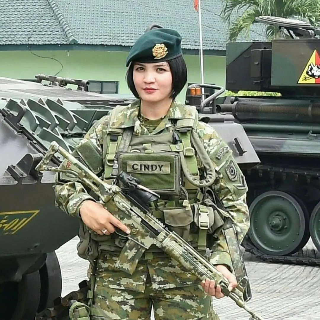 Anggota TNI Cantik (Sumber Foto: Instagram/polwan.tni.cantik)