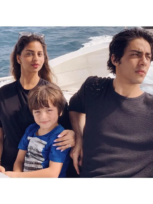 6 Potret Menggemaskan AbRam Khan, Putra Bungsu Shah Rukh Khan