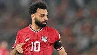 Piala Afrika 2023 telah usai dengan menahbiskan tuan rumah Pantai Gading sebagai juara setelah mengalahkan Nigeria di final. Ada catatan menarik usai hasil laga final ini tuntas, yaitu memperpanjang daftar para pemain bintang Premier League yang masih aktif berlaga pada musim 2023/2024 yang belum sekalipun meraih gelar juara Piala Afrika. Total ada 5 pemain bintang Premier League musim 2023/2024 yang belum sekalipun meraih gelar juara Piala Afrika. Siapa saja? Ini dia daftarnya. (AFP/Issouf Sanogo)