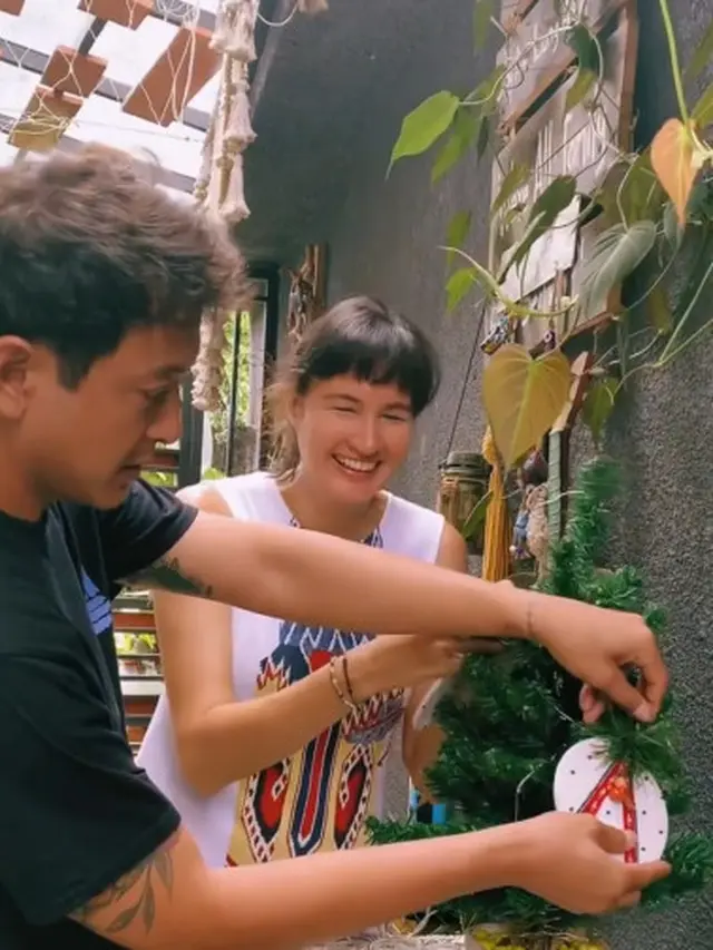 Persiapan Natal Artis