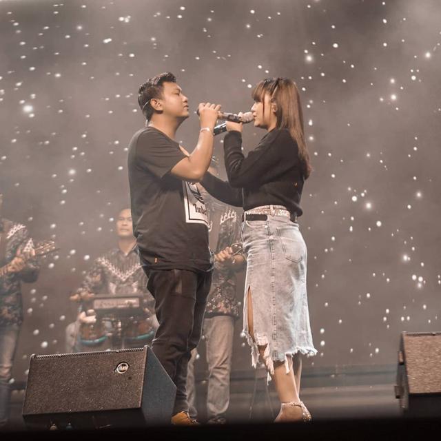 6 Momen Kebersamaan Happy Asmara dan Denny Caknan yang Bikin Baper