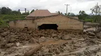 Banjir lahar dingin Sinabung terjadi usai hujan deras mengguyur salah satu kawasan. (Liputan6.com/Reza Efendi)