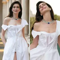Lihat di sini beberapa potret penampilan Anne Hathaway yang sedang banyak dibicarakan ketika hadiri acara BVLGARI di Roma.