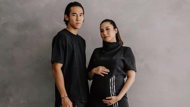 Tengah Nantikan Kelahiran, Ini 7 Potret Maternity Shoot Istri Ryuji Utomo