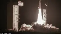 Peluncuran Satelit NROL-42 pada September 2017. Kini NRO meluncurkan NROL-52 pada 15 Oktober kemarin (US Air Force/Ian Dudley)