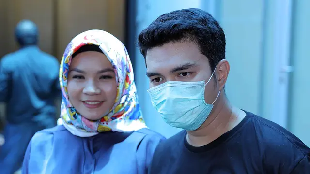 [Bintang] Resmi Bercerai, Aldi Taher dan Georgia Tak Masalahkan Harta Gana-Gini
