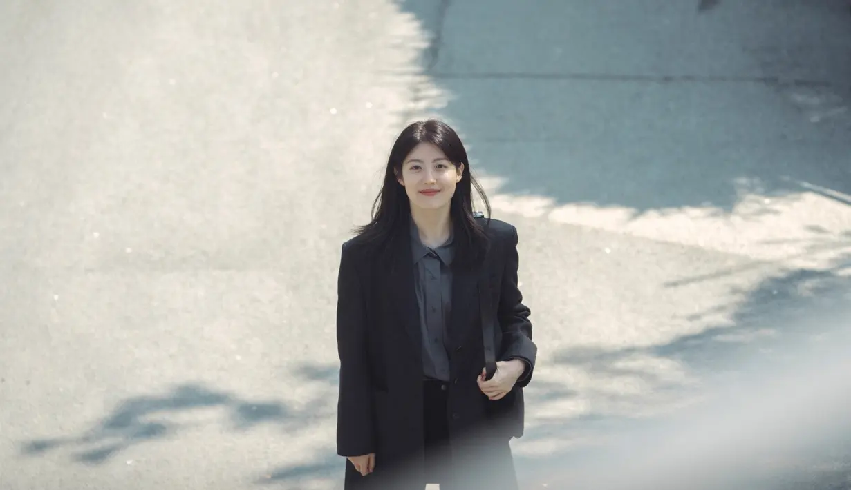 Nam Ji Hyun bahkan merasa bahwa mereka bertiga sangat mirip. “Ada saat ketika kami berpose untuk foto keluarga, dan saya terkejut ketika melihat hasilnya,  saya pikir kami mirip satu sama lain." (Foto: tvN via Soompi)