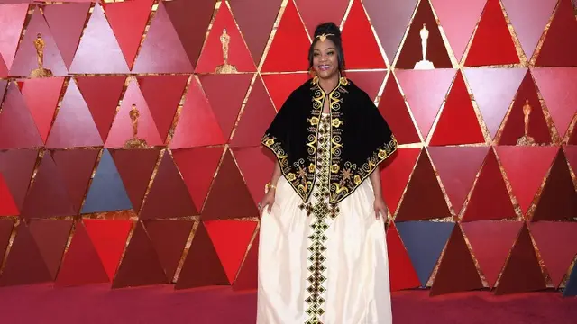 Hormati Leluhur di Piala Oscar 2018, Komedian Keturunan Eritrea Pakai Baju Daerah