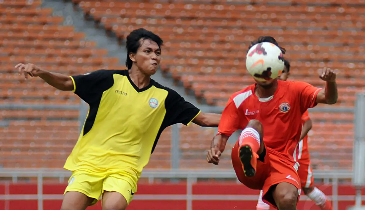 Persija Jakarta melakukan laga uji coba melawan Martapura FC di Stadion GBK Jakarta, Selasa (6/1/2015). (Liputan6.com/Helmi Fithriansyah)