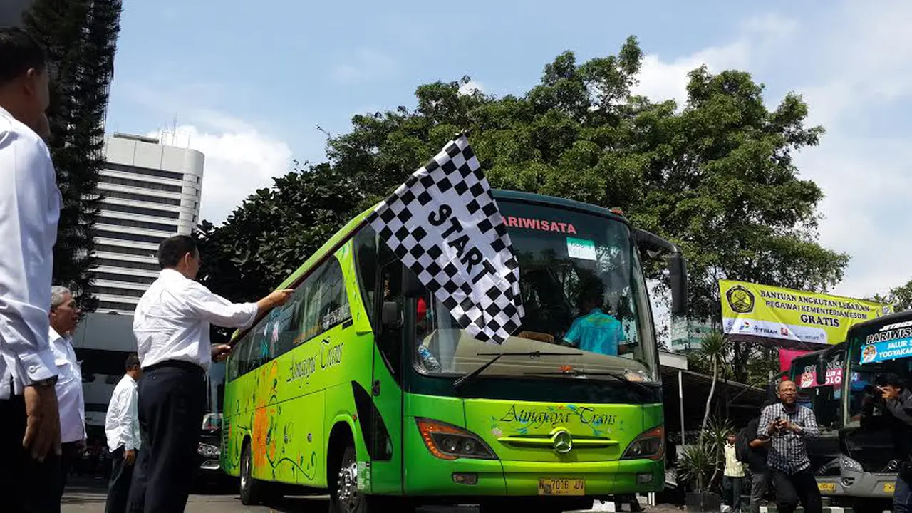 Kementerian ESDM Berangkatkan 878 Pemudik