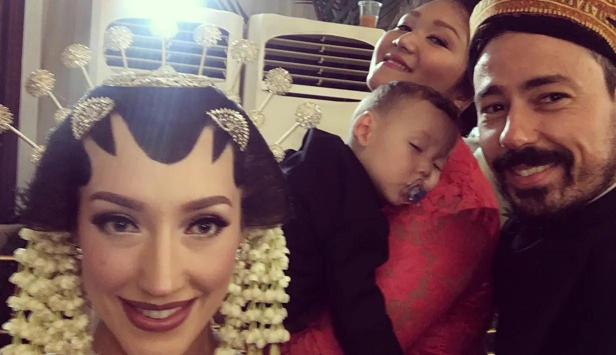 Panji Trihatmodjo dan Varsha Stauss