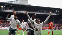 Pemain Chelsea merayakan gol Josh Acheampong pada laga Premier League 2025/2026 melawan Nottingham - Dok. Chelsea/@ChelseaFC