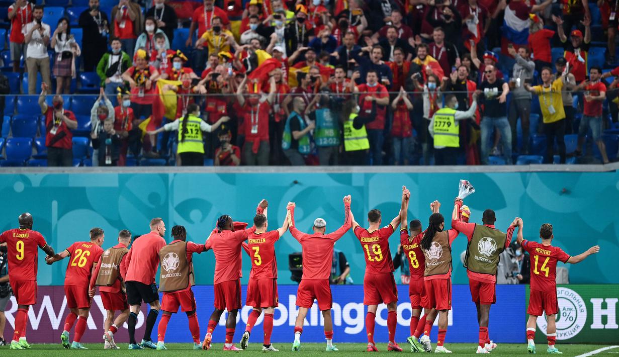 Kemenangan pertandingan perdana Belgia 3-0 ini mengantarnya pada puncak klasemen sementara Grup B Euro 2020, unggul selisih gol dari Finlandia yang sebelumnya lebih dulu mengalahkan Denmark. (Foto: Pool/Kirill Kudryavtsev)