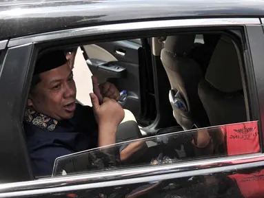 Wakil Ketua DPR RI Fahri Hamzah usai memenuhi panggilan di Mapolda Metro Jaya, Jakarta, Senin (19/3). Fahri mendatangi Mapolda Metro Jaya untuk memberi keterangan terkait pelaporannya terhadap Presiden PKS Sohibul Iman. (Merdeka.com/Iqbal S. Nugroho)