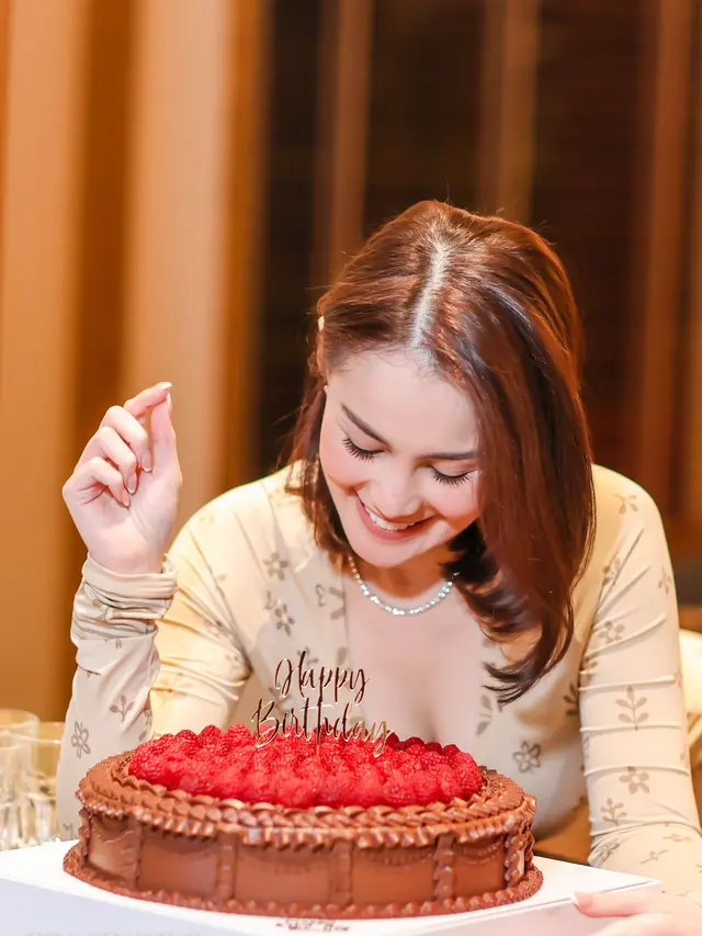 Jennifer Dunn berulang tahun ke-37 - instagram.com/jeje_haris89