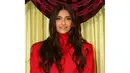 Pernikahan itu sendiri akan digelar di Swiss. Kabarnya saat ini seluruh keluarga Sonam Kapoor, termasuk sang ayah, Anil Kapoor sedang berada di Swiss untuk mempersiapkan pernikahan. (Foto: instagram.com/sonamkapoor)