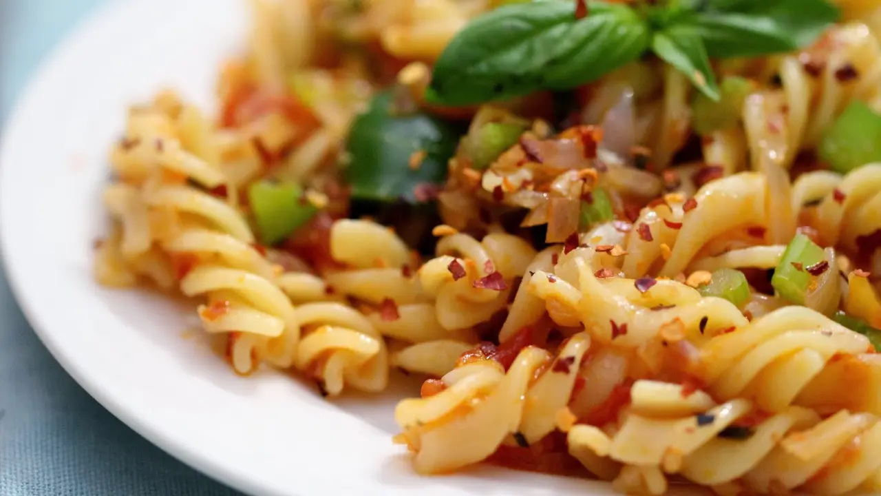 [Bintang] Murah dan Mudah, Yuk Masak Fusilli Aglio Olio dengan Resep Ini