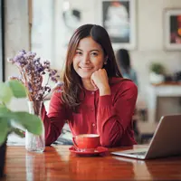 Menjadi perempuan tegar./Copyright shutterstock.com/g/chevanon