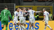 Raihan ini mengakhiri penantian Norwegia selama 28 tahun untuk kembali berlaga pada ajang sebesar Piala Dunia. Tampak dalam foto, kapten Timnas Norwegia, Erling Braut Haaland merayakan gol kedua timnya bersama rekan-rekannya selama pertandingan kualifikasi Piala Dunia 2026 zona Eropa melawan Italia di Stadion San Siro, Milan, pada 16 November 2025. (Stefano RELLANDINI/AFP)